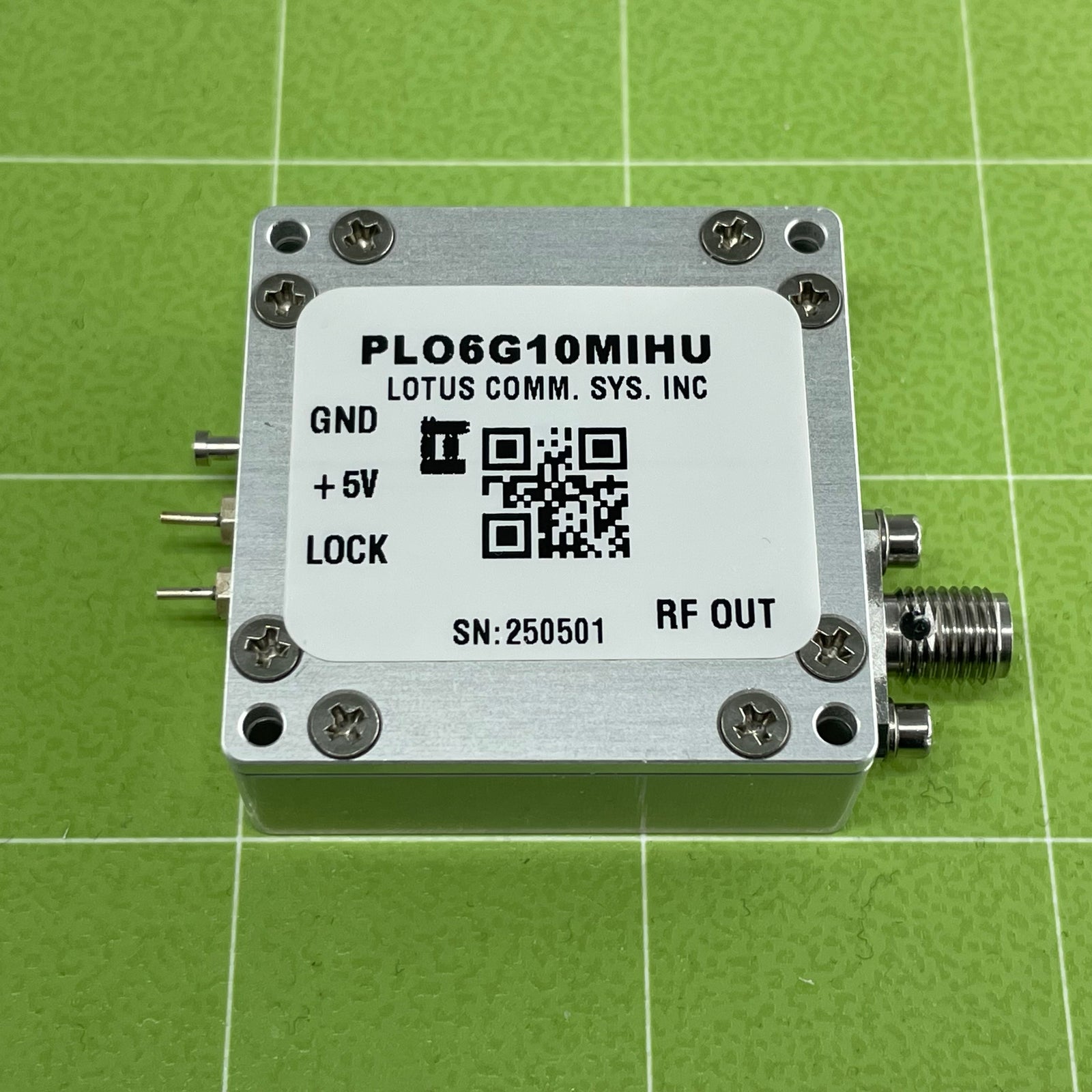 USB 3~6 GHz Phase Locked Oscillator 10 MHz Internal Ref. High RF Output